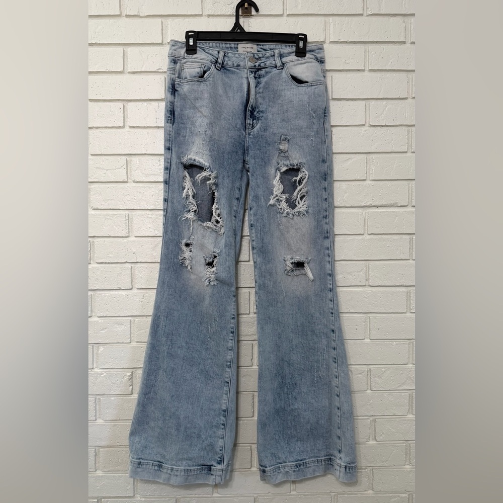 UNIQ by LITZ Distressed Straight Leg Jeans | Size 30x11 | Light Wash
